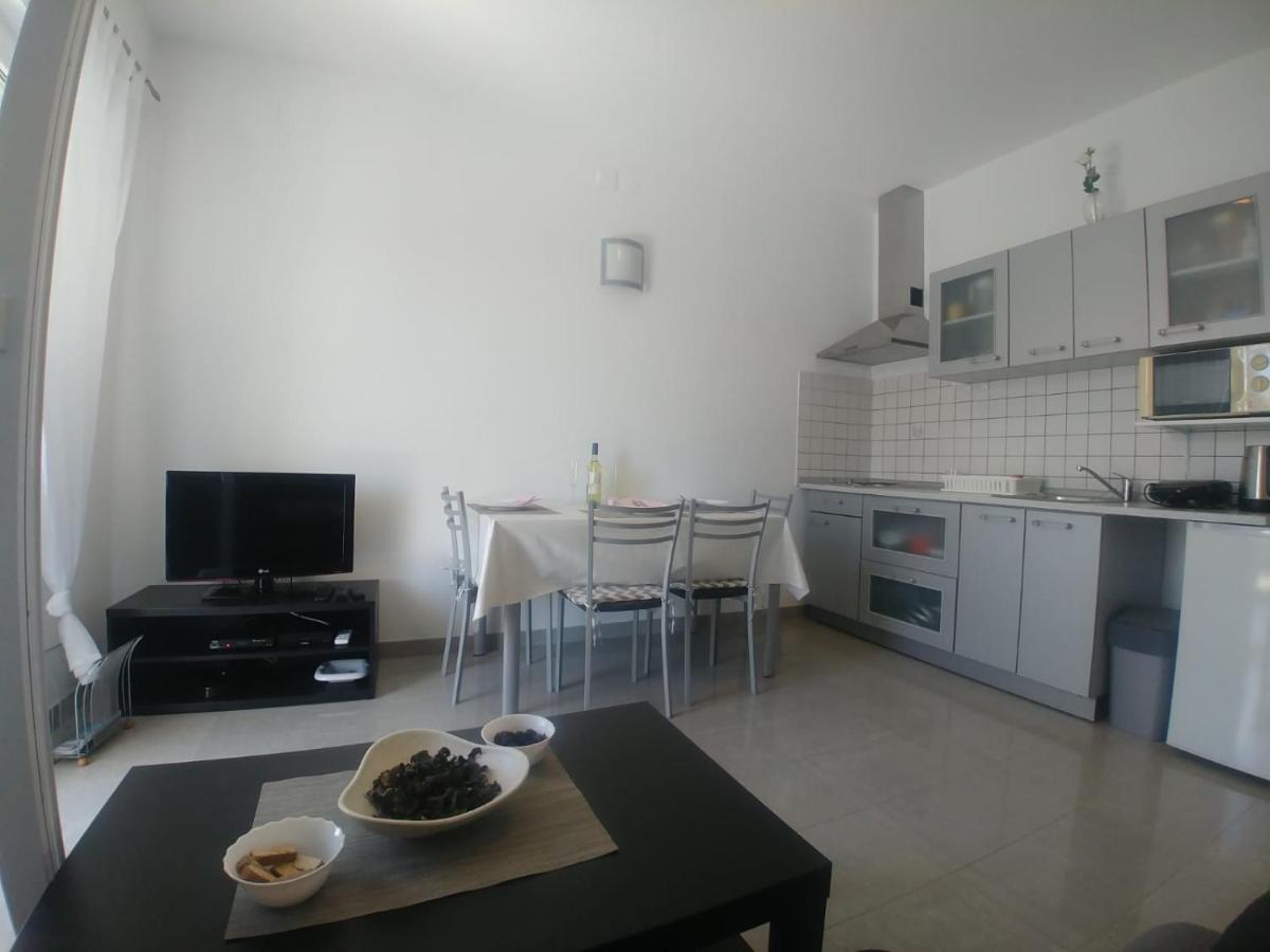 Lana Apartman Apartment Medulin Bagian luar foto