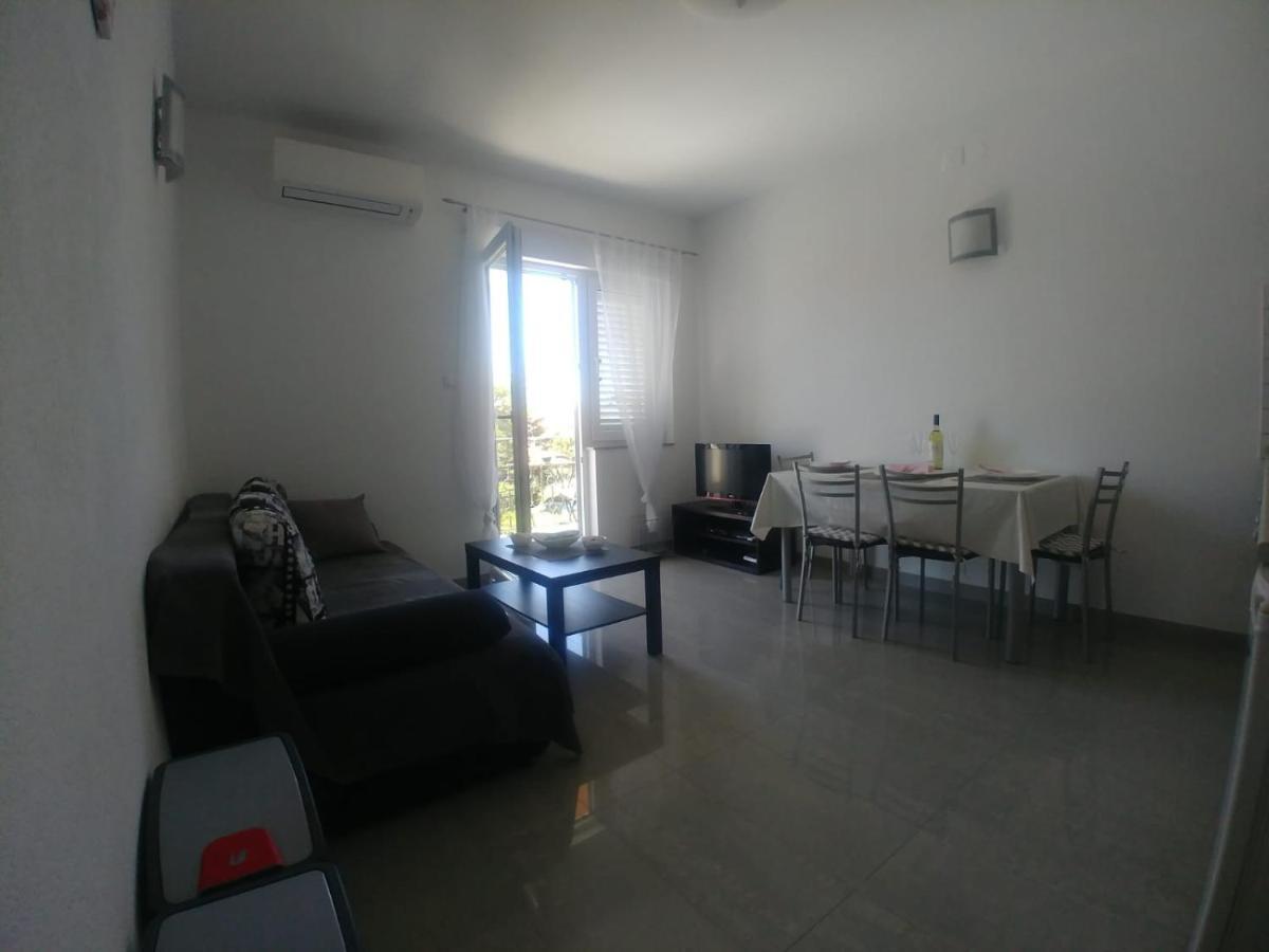 Lana Apartman Apartment Medulin Bagian luar foto